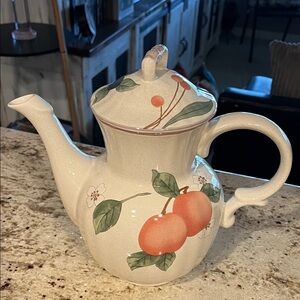Mikasa Country Classics DC014 Fruit Panorama Malaysia Coffee/Teapot
